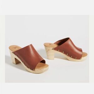 Beek Peacock Heeled Clog - never worn size 8